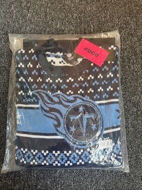 FOCO Men's Crewneck Sweater in Navy and Light Blue